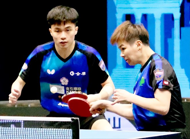 那里的一名 那里的一名