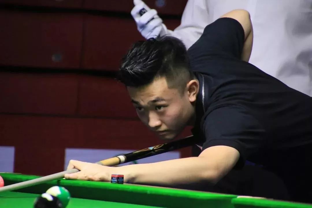 体育事业中 体育事业中